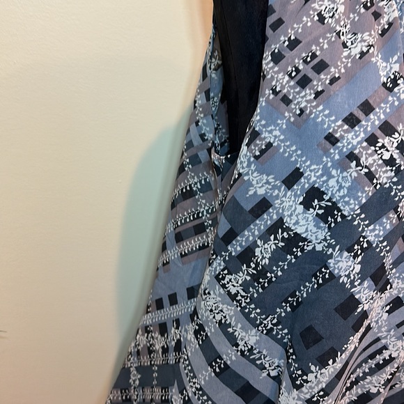 CABI Graph (3451) sleeveless top - Picture 4 of 8